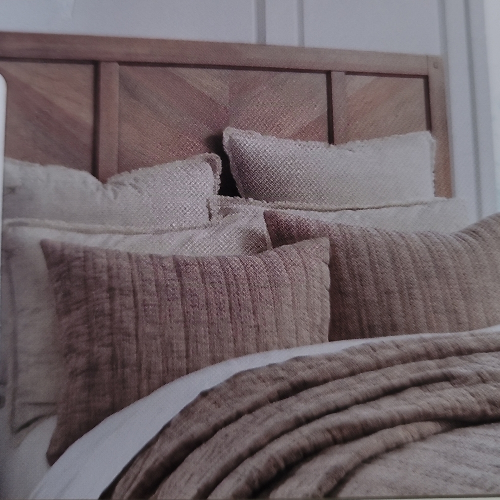 Southern Living Simplicity Collection Rory Quilt - Picture 7 of 8